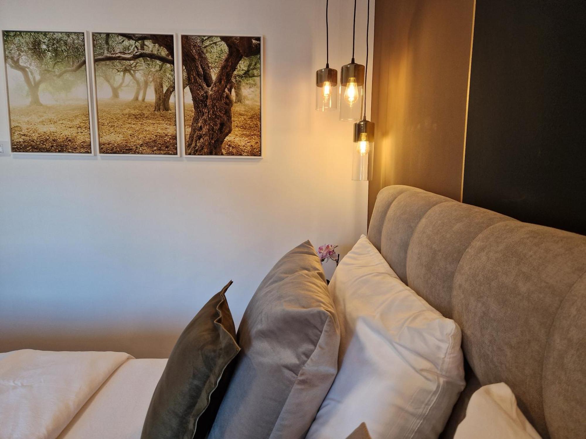 Olivea Luxury Suites 파자나 객실 사진