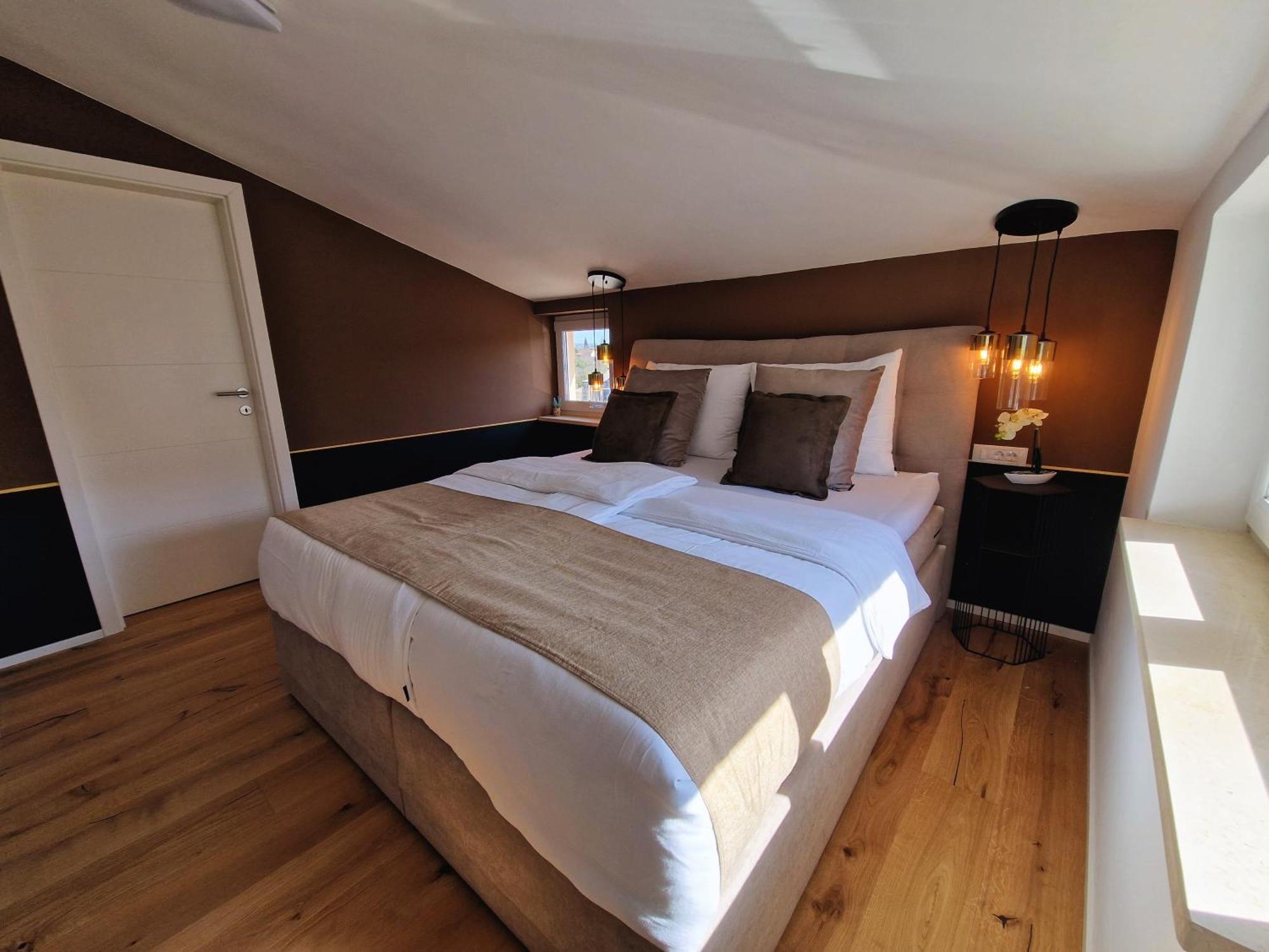 Olivea Luxury Suites 파자나 객실 사진